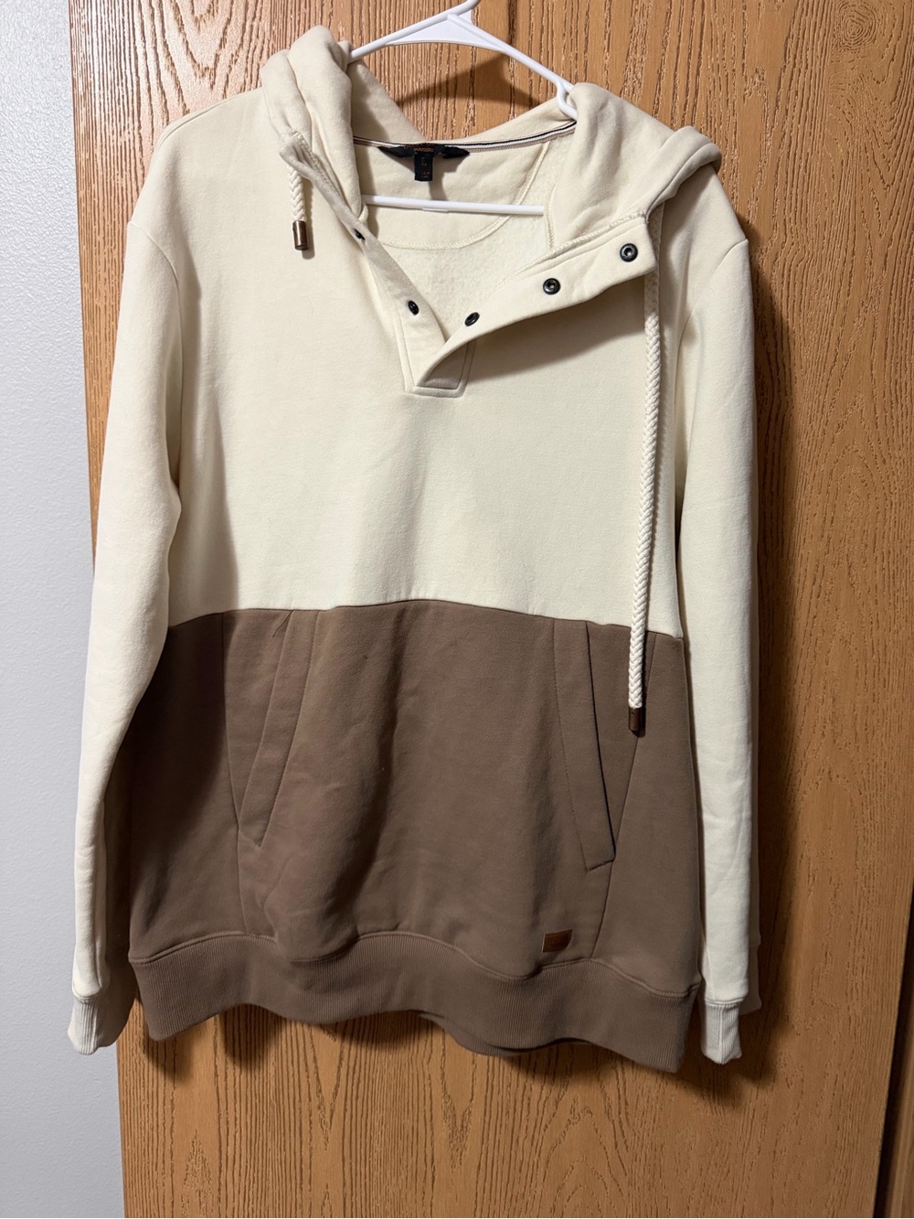 Men's Two-Tone Hooded Pullover Sweatshirt - Cream & Brown